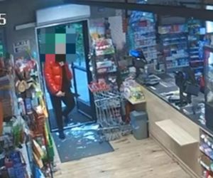 Wpadł do sklepu z maczetą w ręce. Ludzie w panice schowali się na zapleczu