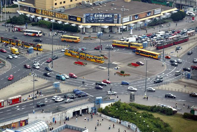 Aż trudno uwierzyć, że tak 20 lat temu wyglądała Warszawa. Miasto nie do poznania!