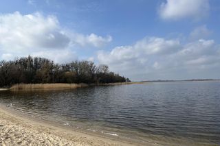 Kąpielisko i Jezioro Dąbie