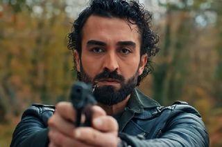 Dziedzictwo: Zafer w końcu przyznaje, że to Ertan był jego wspólnikiem i wtyczką w policji
