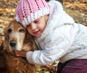 Zwierzę w domu a rozwój mowy dziecka. Badania potwierdzają związek