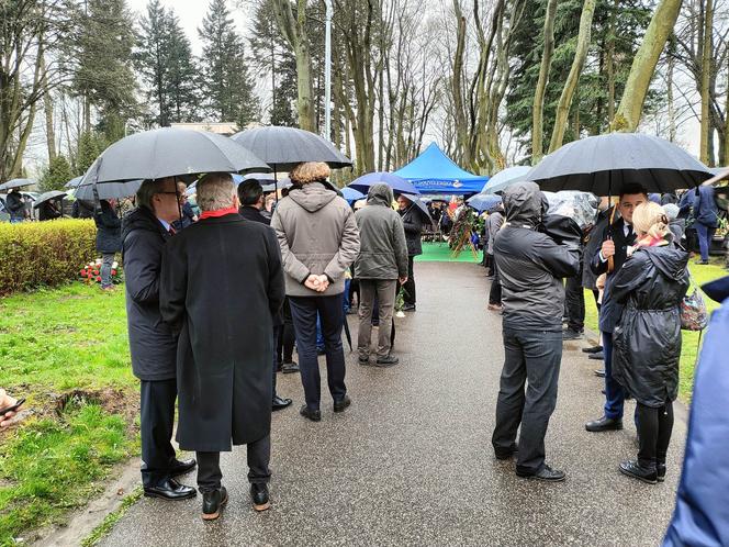 Pogrzeb znanego łódzkiego dziennikarza. Pochowano Piotra Wesołowskiego