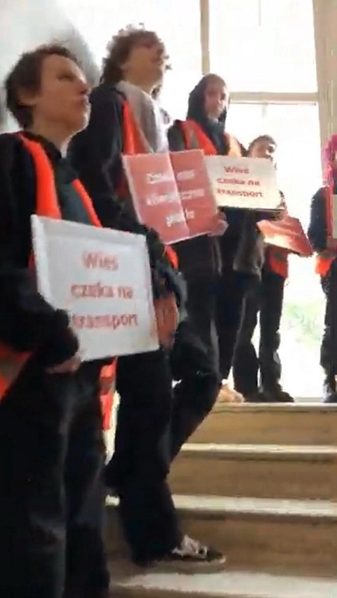 Ostatnie Pokolenie okupuje sztab Rafała Trzaskowskiego!   