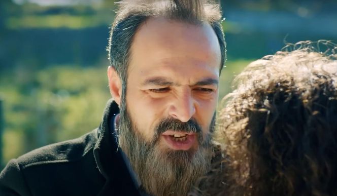 Melis naprowadzi porywacza na trop Zeynep. Dojdzie do tragicznego wypadku i dziewczyna zostanie pojmana.