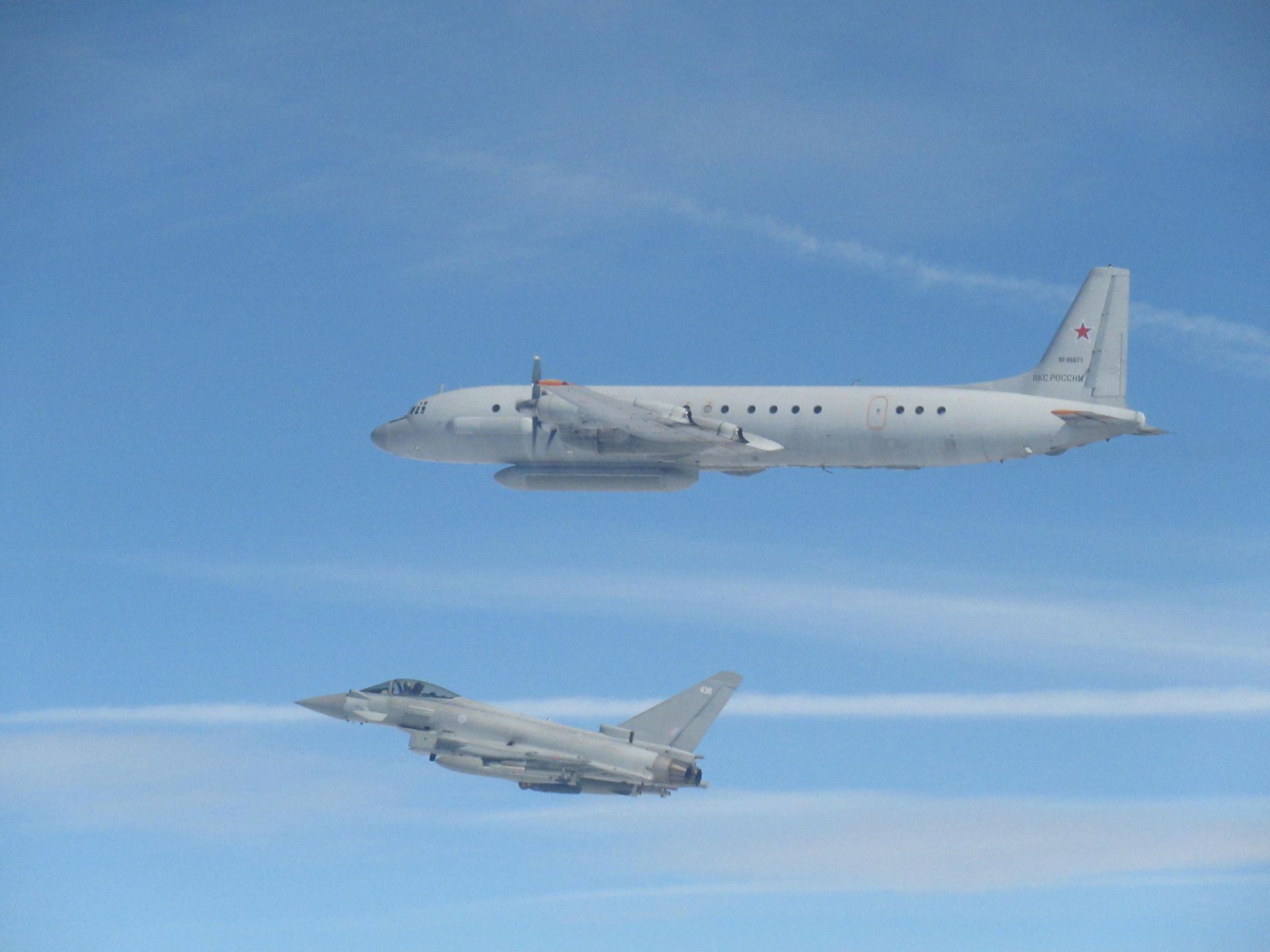 Typhoon przechwytuje rosyjskiego IŁ-20M
