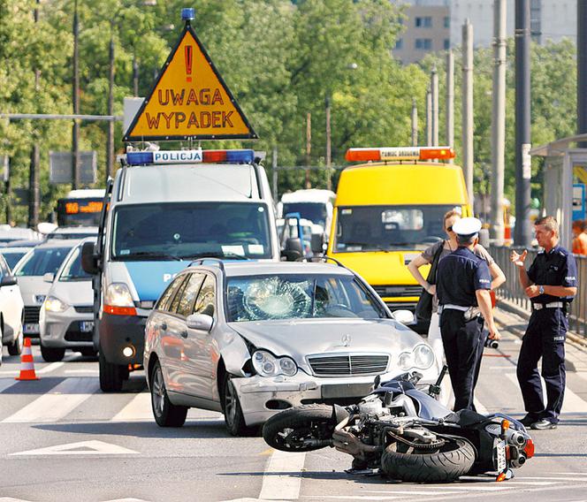 Mercedes staranował motocykl