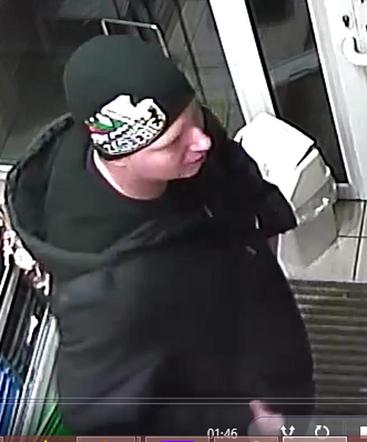 Policja poszukuje tych mężczyzn