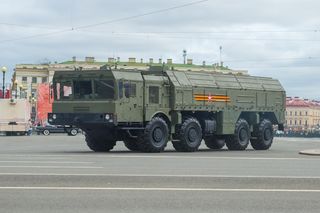 Rosyjskie pociski Iskander i Kindżał.