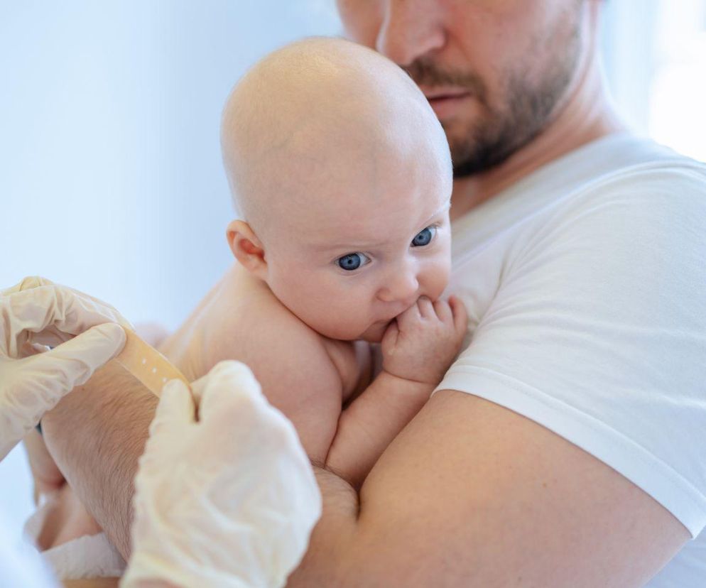 Pediatra zestawił tradycyjne szczepienia ze starymi autami