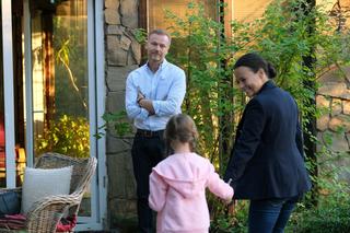 	M jak miłość odc. 1701. Andrzej Budzyński (Krystian Wieczorek), Magda (Anna Mucha), Nadia (Mira Fareniuk)