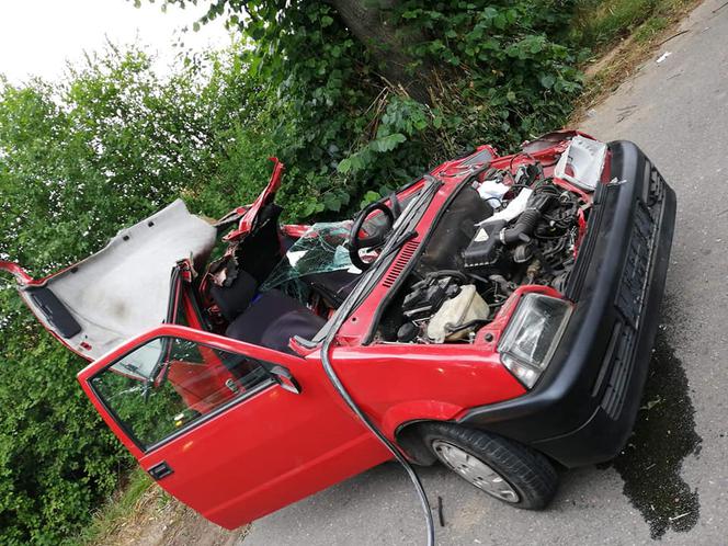 Zderzenie samochodu osobowego z ciągnikiem w okolicach Mieściska