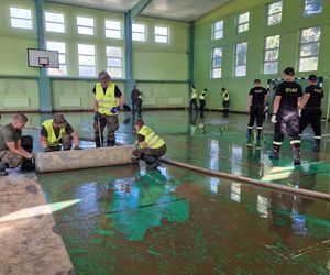 Bydgoskie szkoły pomagają uczniom i nauczycielom ze zniszczonej w powodzi placówki we Wleniu. Każdy może się przyłączyć