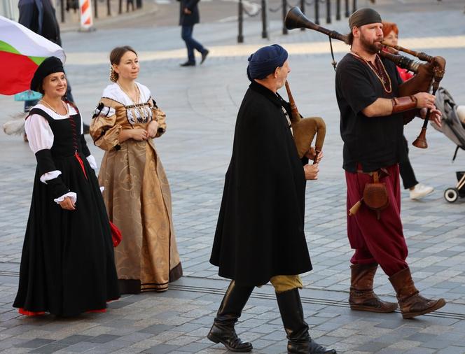 Korowód w ramach Międzynarodowego Festiwalu Renesansu w Lublinie