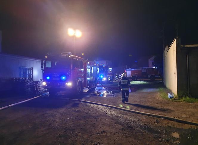 OGROMNY pożar w Mosinie! Nocna walka z piekielnym żywiołem [ZDJĘCIA]