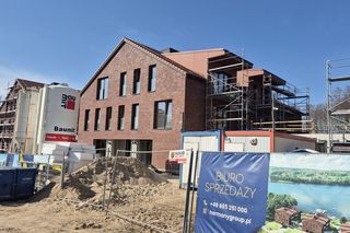 Nad jeziorem Ukiel w Olsztynie powstają luksusowe apartamenty. Na jakim etapie są prace?