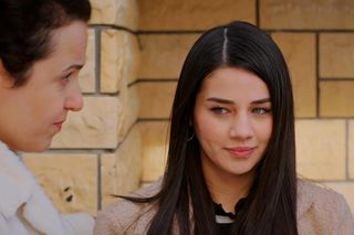 Miłość i nadzieja odc. 329. Bahar, Cavidan