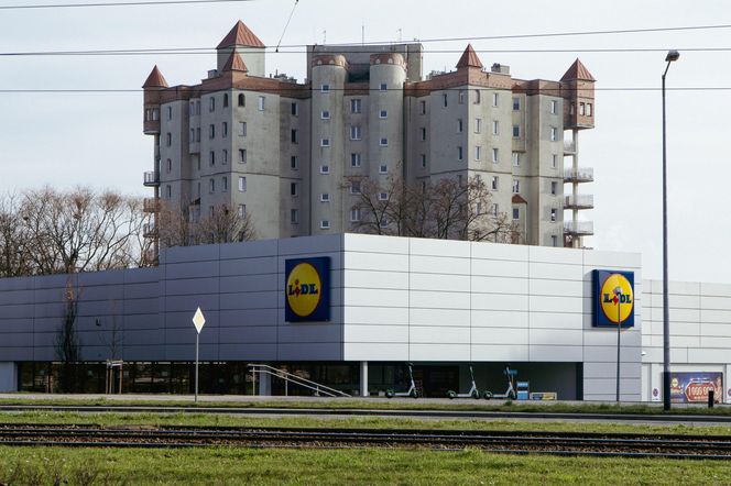 Blok-zamek w Krakowie - zdjęcia. Zobacz Wawel z wielkiej płyty