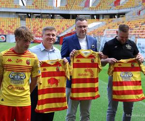 Jagiellonia Białystok zaprezentowała stroje na sezon 2024/25