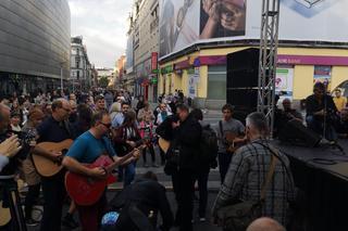 Layla na 1000 gitar! W Katowicach uczcili rocznicę koncertu Erica Claptona