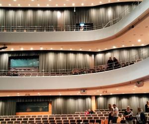 Box in the box. Choć obok jeżdżą tramwaje, tu jest cisza. Narodowe Forum Muzyki we Wrocławiu ma dziś urodziny