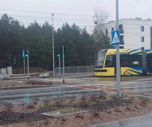 Ktoś zerwał sieć trakcyjną w Toruniu. Poważne utrudnienia