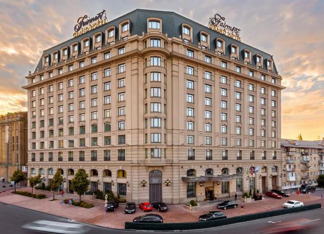 Fairmont Grand Hotel