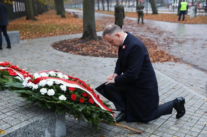 Andrzej Duda złożył wieńce przed pomnikami Ojców Niepodległości