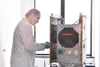 Polska sonda kosmiczna w Warszawie. Na orbitę wyniesie ją rakieta Elona Muska