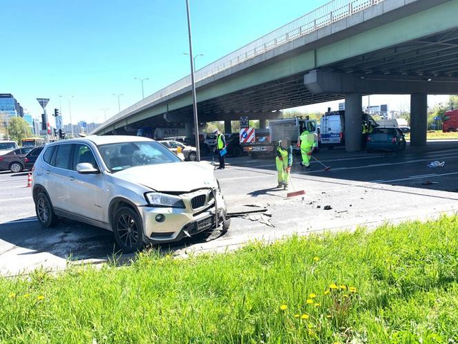 Wypadek na rondzie Zesłańców Syberyjskich w Warszawie