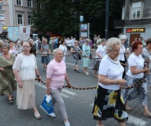 76. rocznica Cudu Lubelskiego. Procesja różańcowa w centrum Lublina