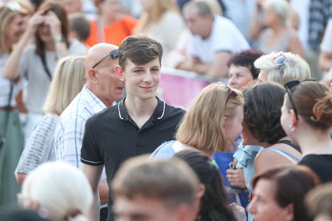 Potańcówka przed teatrem w Katowicach