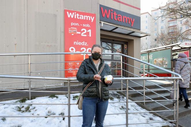 Sprzedali jej orzechy z robakami 