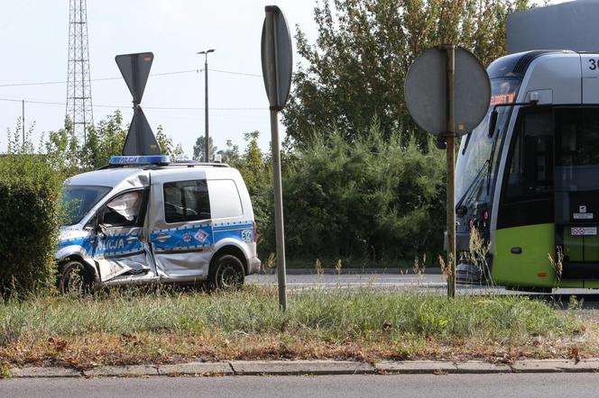 Wypadek radiowozu i tramwaju. Policjanci z Gorzowa w szpitalu