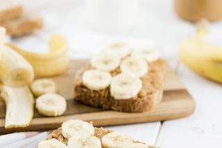 Tosty z masłem orzechowym 