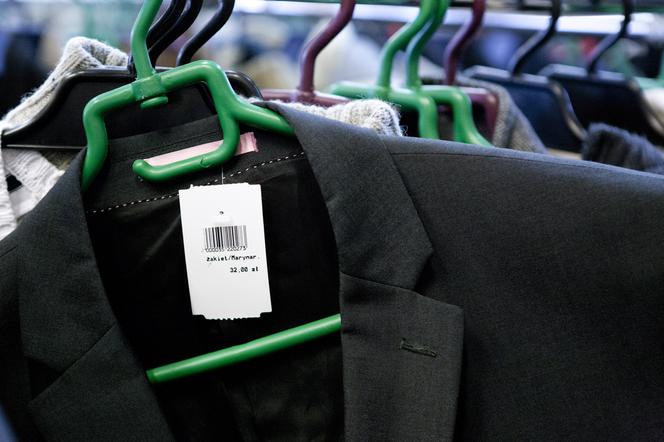 MĄŻ SZYDŁO NA ZAKUPACH W LUMPEKSIE