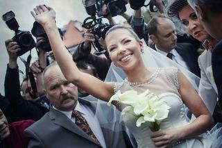 Porównaliśmy suknie ślubne córek prezydentów