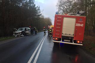 Wypadek w Ostromecku. 3 osoby przewiezione do szpitala w Bydgoszczy