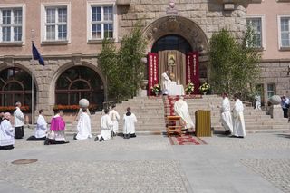 Cztery ołtarze na Boże Ciało to nie tylko dekoracja. Ich symbolika skrywa tajemnicę, o której wielu zapomina