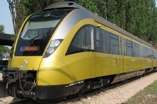 Żółty papieski pociąg kursuje po Małopolsce! Gdzie nim dojedziemy? [ZDJĘCIA, ROZKŁAD JAZDY]