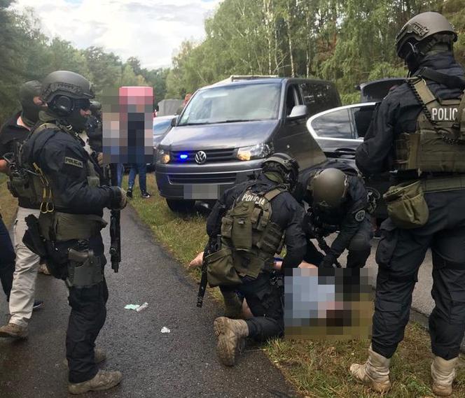 Policja zatrzymała podejrzanych o kradzież ferrari