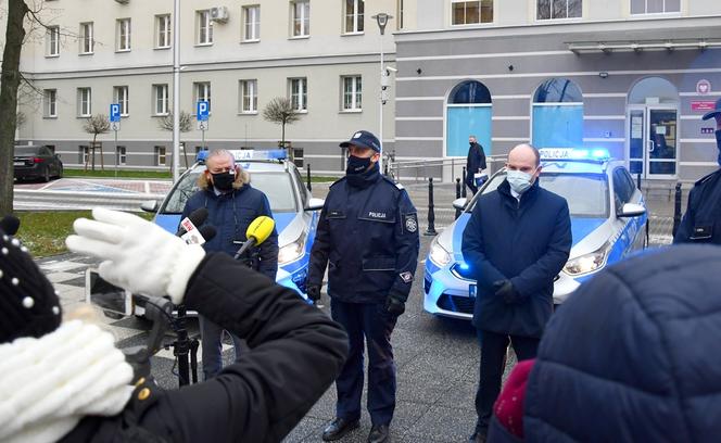 Trzy nowe radiowozy Kia Ceed dla podlaskiej Policji 