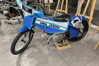 Życie na wirażu spotkanie z legendami żużla w Osiecznej