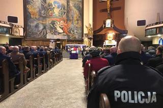 Przejmujące pogrzeby zamordowanych policjantów z Wrocławia. Tłumy żegnają funkcjonariuszy