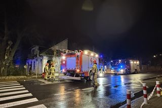 Niebezpieczny pożar w Warszawie. Trzy osoby zatrute dymem, jedna reanimowana