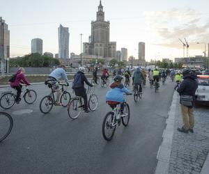 Gigantyczne utrudnienia w centrum stolicy! Ulicami przejedzie parada rowerzystów