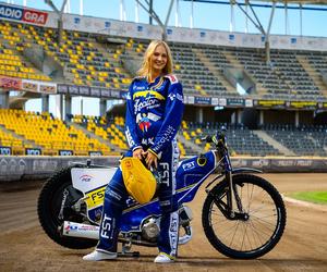 Magda Strąkowska i Daria Grodzińska walczą o tytuł Miss Startu Speedway Ekstraligi 2024. Reprezentantki KS Apatora Toruń zachwycają urodą