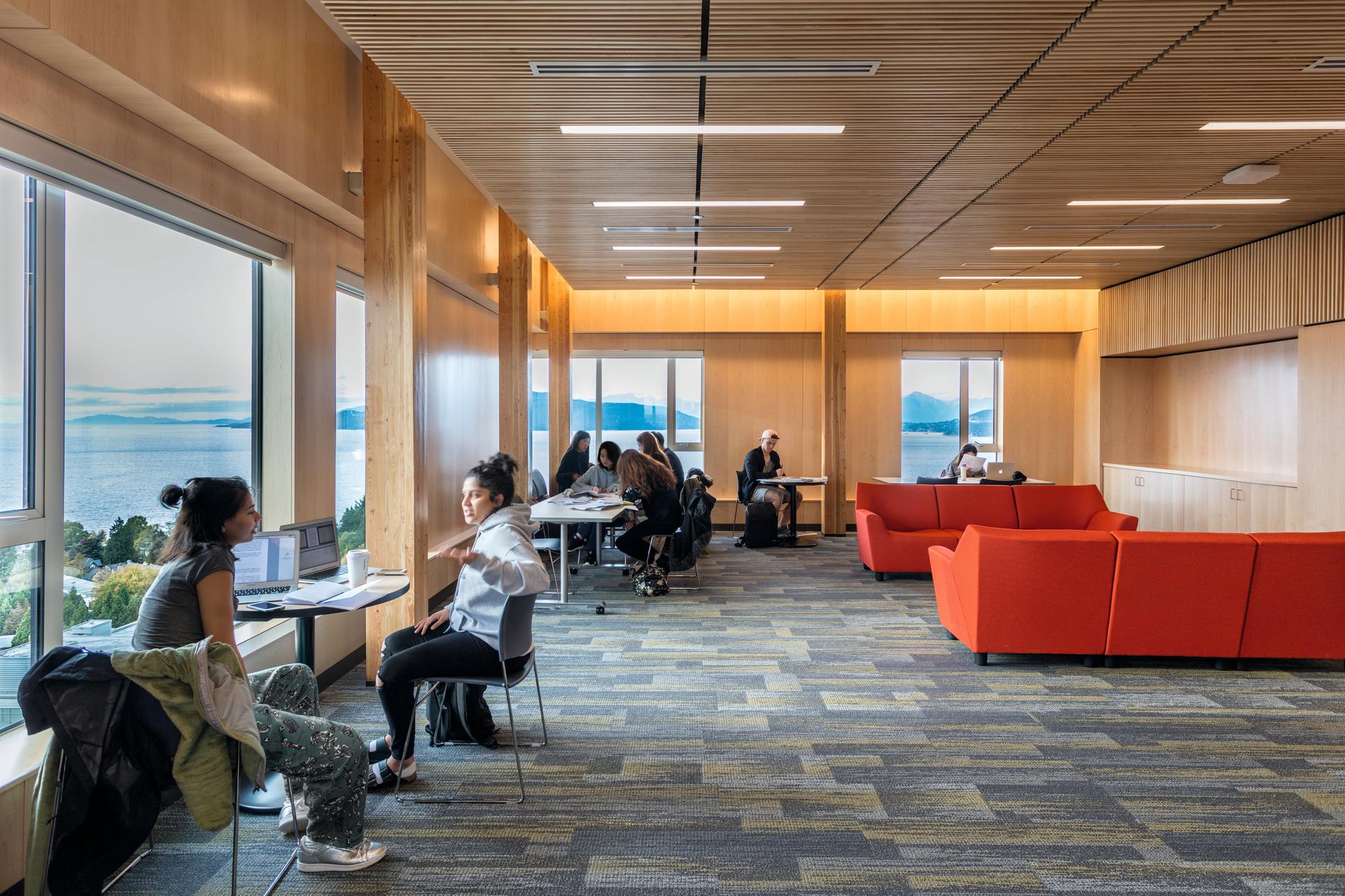 Hol na jednym z pięter