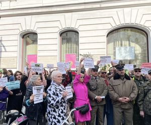 Wielki protest pod urzędem miasta w Łodzi. Broń lasów Lublinka