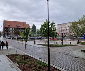 Rybi Rynek w Bydgoszczy niemal gotowy. Eleganckie nabrzeże już cieszy oczy!