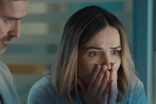 	Na dobre i na złe odc. 910. Hania (Marta Żmuda Trzebiatowska), radiolog Paweł Gracz (Marcin Sianko)